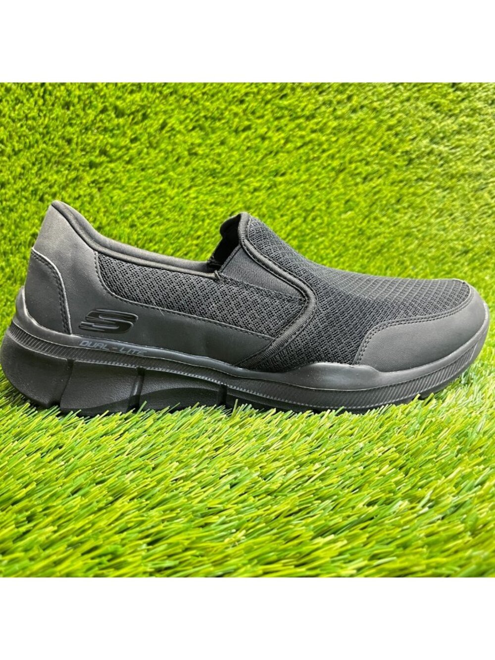 Skechers Equalizer 3.0 Mens Size 9.5 Black Casual Walking Slip On Shoes Sneakers - Picture 1 of 10
